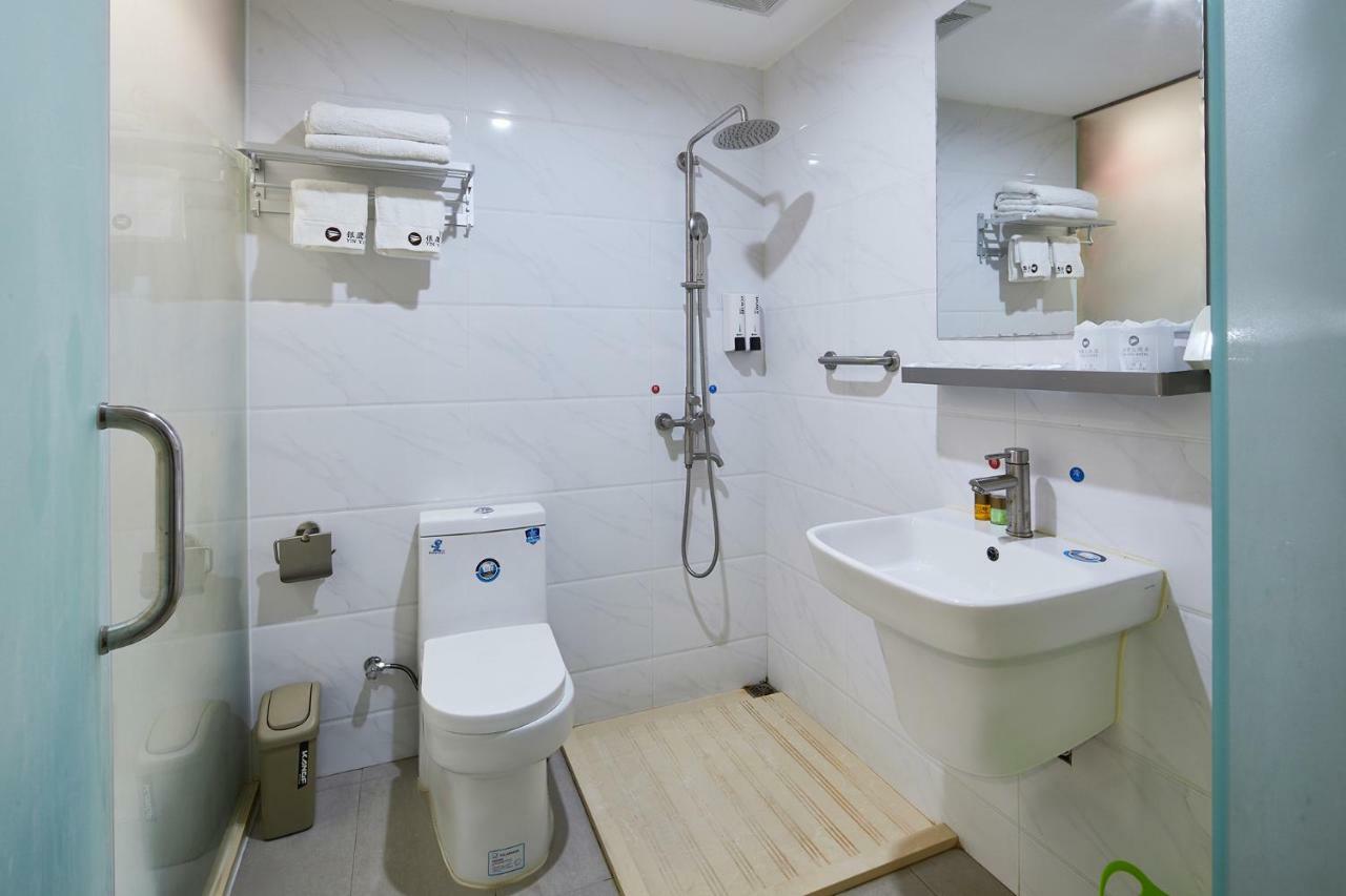 Insail Hotels Airport Road Canton Extérieur photo