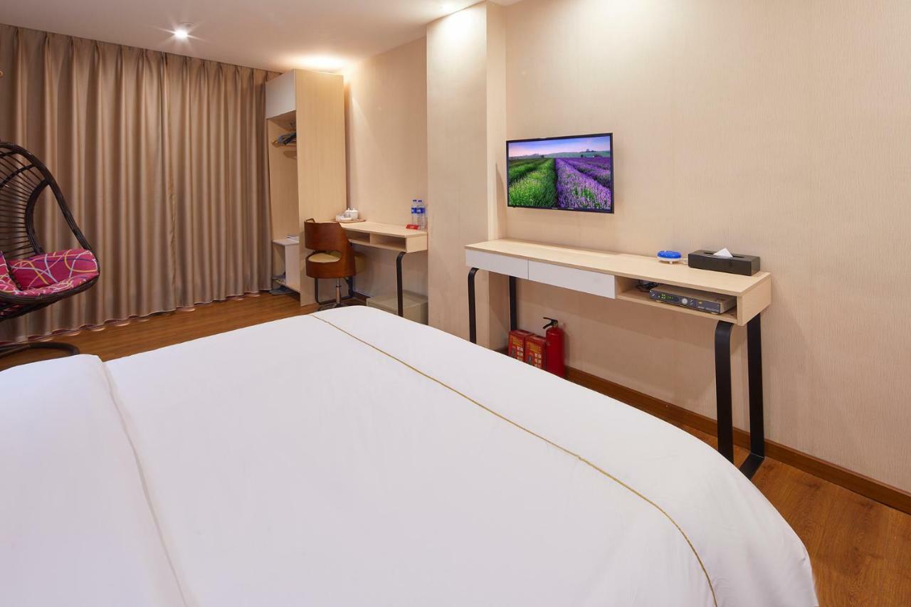 Insail Hotels Airport Road Canton Extérieur photo